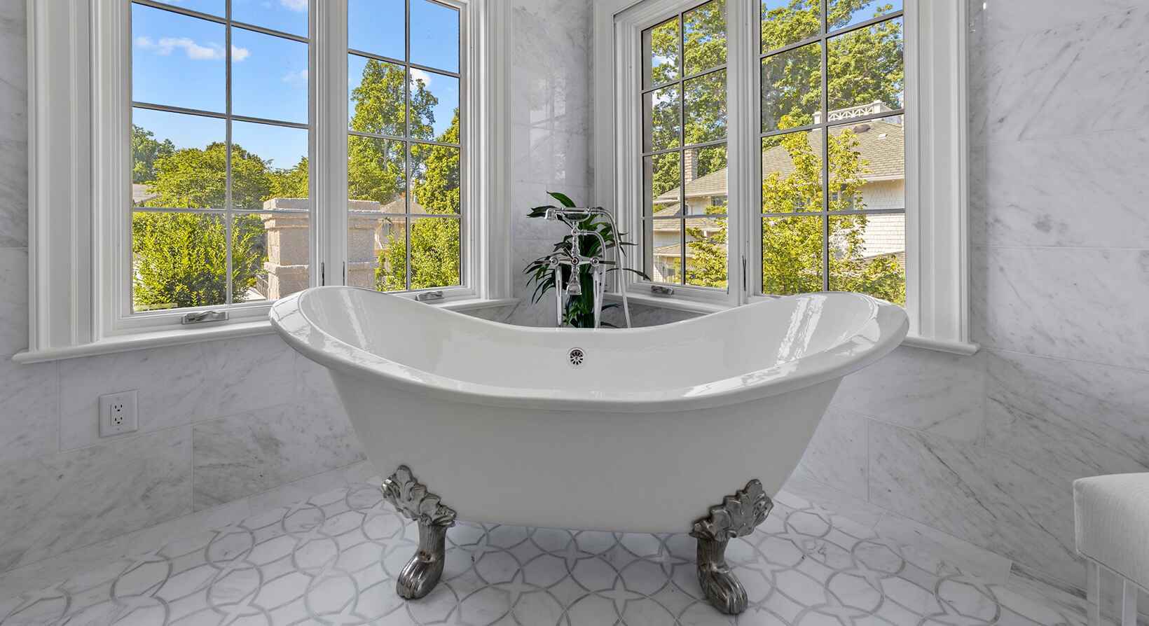 Wentworth Drive Tub